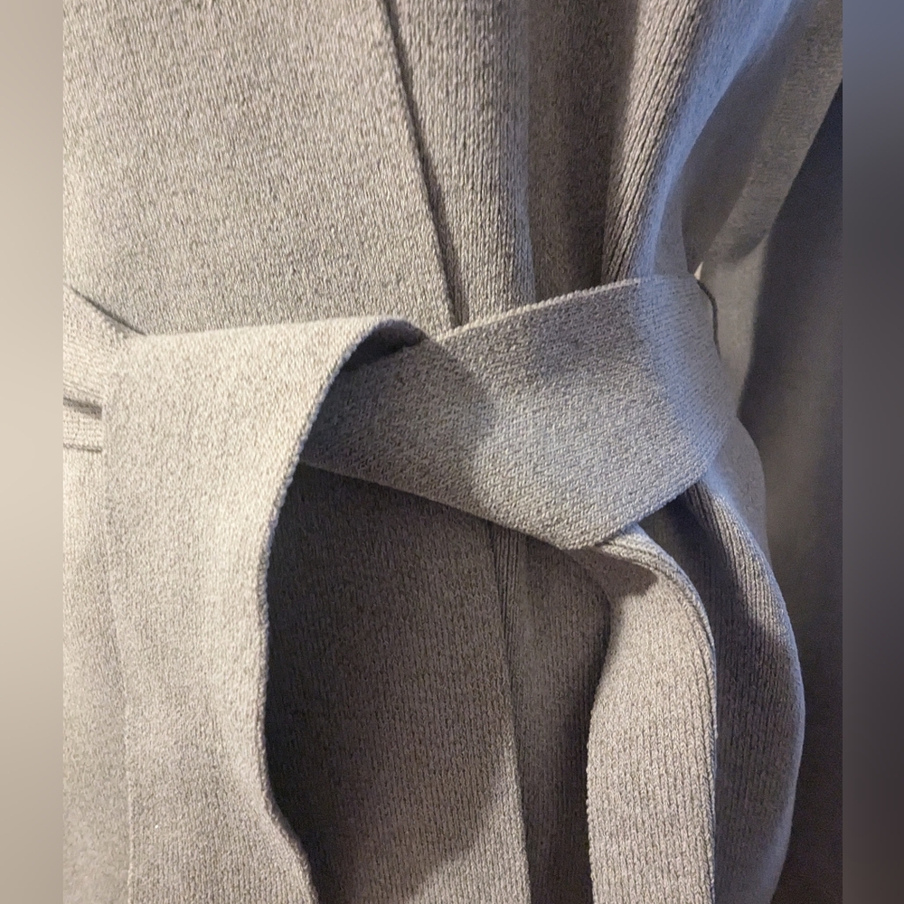 LOLE | Mercer light gray / silver belted wrap lone sleeve cardigan, NWOT, small - Picture 4 of 7